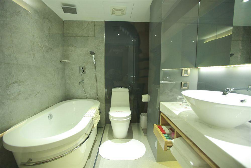 新麗旅店 Newful Hotel Tajpej Buitenkant foto