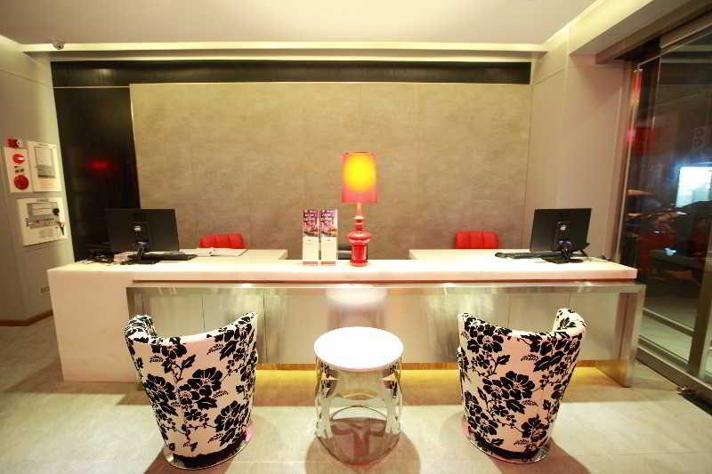 新麗旅店 Newful Hotel Tajpej Buitenkant foto